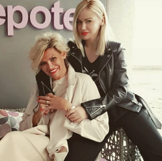 SESTRA NATAŠE BEKVALAC SE POTUKLA NASRED ULICE Skandalozna scena ispred kluba, otkriveni svi detalji