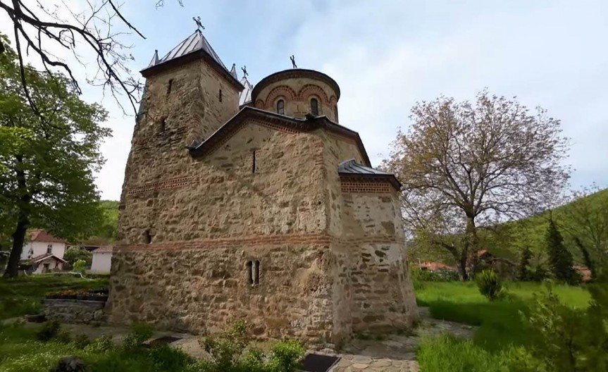TAJNA FRESKE SVETE PETKE OBNAŽENIH GRUDI Ovoj crkvi u istočnoj Srbiji se ne zna graditelj, zovu je srpski Notr Dam (FOTO)