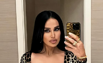 PUBLIKA U NEVERICI! Indi u haljini sa razrezom do pupka, grudi skroz ispale! (FOTO)