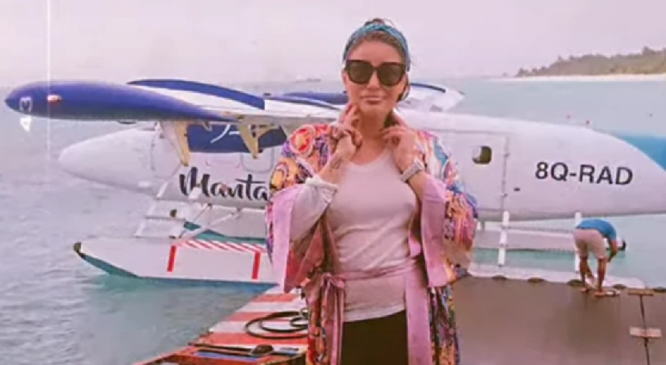 EGZOTIČNO PUTOVANJE POMIRENJA! Ana Nikolić sa Raletom otputovala na Maldive, svi komentarišu njen autfit za avion