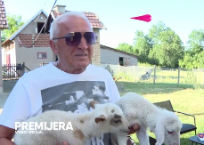 DIGAO RUKE OD UGOSTITELJSTVA! Naš folker ove sezone prodaje drva, na Instagramu napisao javno: "Cena je povoljna"