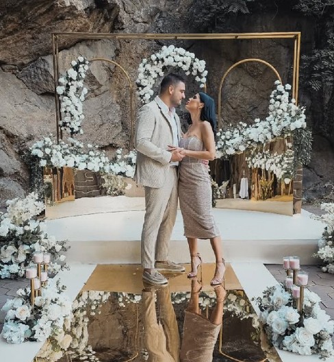 NAŠEM PEVAČU ZAPALJEN AUTOMOBIL Ženska osoba ga je danima pratila i uhodila, nakon stravičnog incidenta završila u policiji