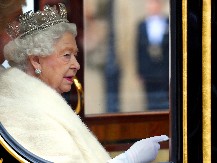 TAJNI ZNAKOVI  KOJE JE KORISTILA KRALJICA ELIZABETA Komunicirala je sa osobljem na poseban način - najbliži saradnici su ovo morali da znaju