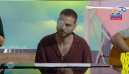 ALON OHEL PRVI PUT UŽIVO U EMSIJI Srpski državljanin snimljen sa povezom, svi ga gledaju i slušaju (VIDEO)