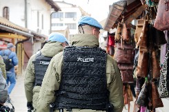 POTRESNA ISPOVEST DEDE ČIJE SU UNUKE POLICAJCI PODVODILI POLITIČARIMA! "Ono nije Dom, ono je javna kuća za pedofiliju" (VIDEO)