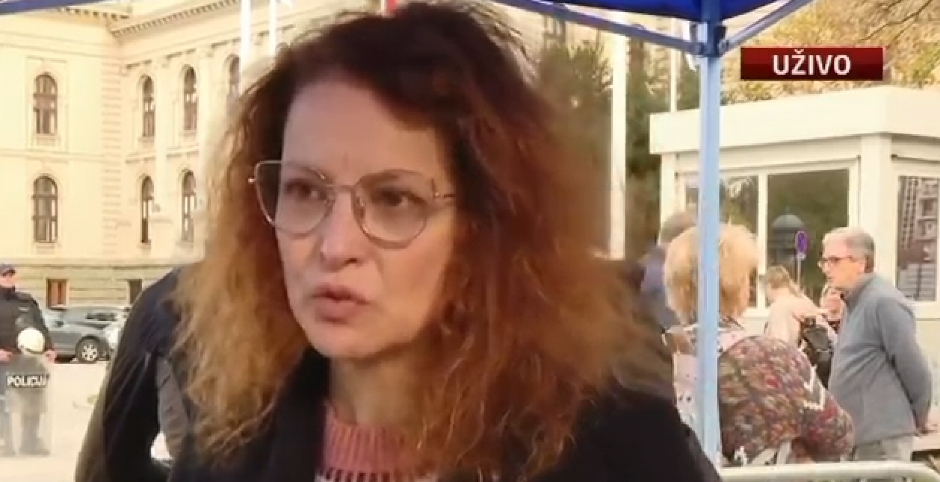 SRAMNO! Manje poznata glumica Jelena Stupljanin najstrašnije pljuje i vređa pošten narod u Srbiji (VIDEO)