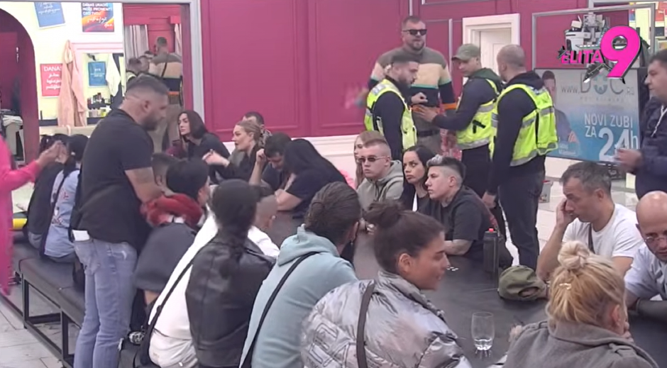 TUČA IVANA I JANJUŠA! Marko se zaleteo na cimera, pljušte pretnje i psovke, obezbeđenje ne može da ih obuzda! (VIDEO)