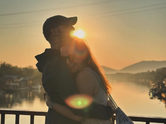 OVO JE MUŽ KATARINE KORŠE Udata za kolegu, profesor zbog njih prestao da brani ljubav na klasi! (FOTO)