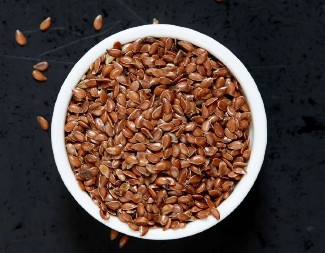 Jedna kašika lana dnevno – tajna zdravog srca i krvnih sudova