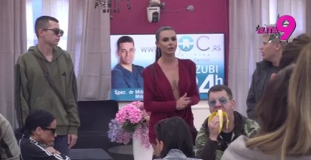 ANITA STANOJLOVIĆ SE RASULA U KOMADE ZBOG SINA! Nije mogla da izdrži, hitno mu se obratila, evo zbog čega je briznula u plač