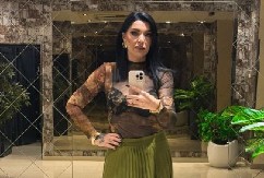 IZVUKLA SE IZ KANDŽI DROGE PA POSTALA NAJMLAĐA BAKA NA ESTRADI Pevačica objavila srećne vesti!