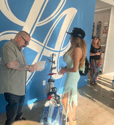 UMRLA GLUMICA (59) NAKON UGRADNJE SILIKONA Doktorka osuđena na zatvorsku kaznu, ovo su detalji