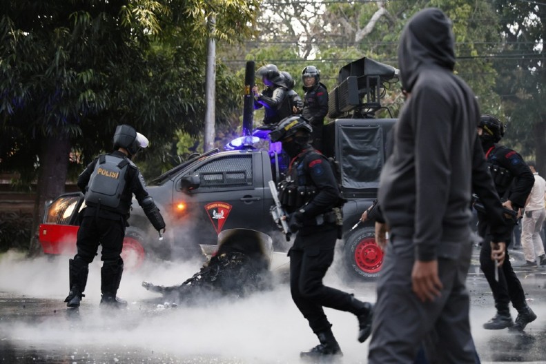 UČENICI DIGNUTI U VAZDUH? 96 ranjeno u stravičnoj eksploziji, sedamnaestogodišnjak izazvao KATASTROFU: Ovaj objekat u školi bio meta!