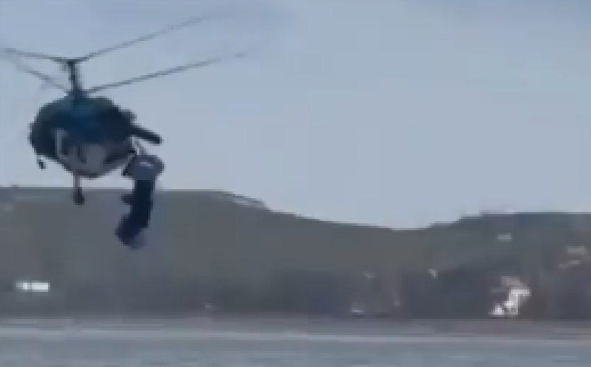 SRUŠIO SE RUSKI HELIKOPTER! Stradali visoki rukovodioci, usnimljen jeziv trenutak pada (VIDEO)