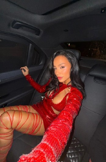 MAZI JOJ BUTINE NA ZADNJEM SEDIŠTU AUTOMOBILA Oglasila se Edita nakon što je pokazala novog dečka i vrelim fotkama zapalila javnost