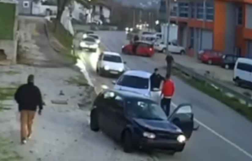 (UZNEMIRUJUĆI SNIMAK) Stravičan sudar u BiH, nakon udara došlo i do tuče, a onda je usledio PAKAO