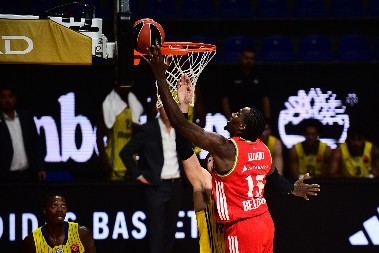 PEHOVIMA NEMA KRAJA Zvezda u novom problemu - Izundu u kolicima sleteo iz Dubaija