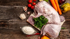 Milan ima najveću farmu ovog tipa u Srbiji: Meso životinja koje gaji košta 1.200 dinara po kg!