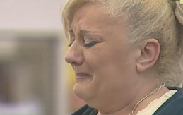 ''MUŽ JE SPAVAO SA KONOBARICOM DOK SAM SE PORAĐALA'' Pevačica na ovaj način saznala za prevaru: "U našem krevetu imali su odnose"