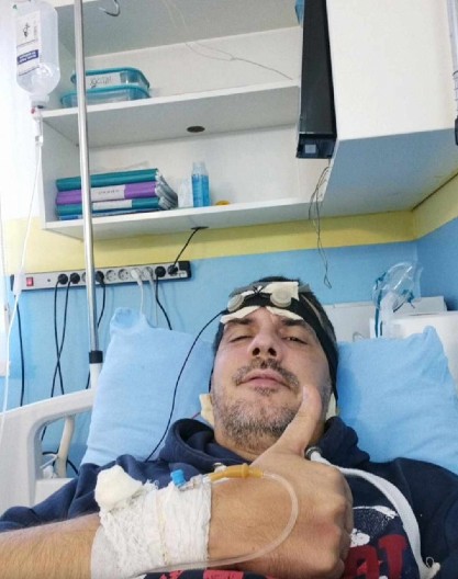 PEVAČ HITNO PREVEZEN NA PSIHIJATRIJU! Stanje mu se naglo pogoršalo, vrteo se ukrug i ponavljao samo jednu rečenicu!