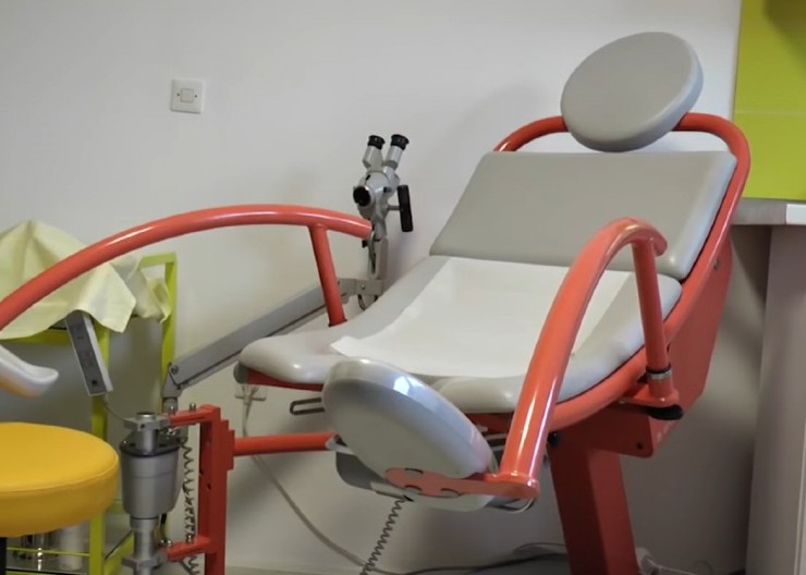 PROČITAJTE SVEDOČENJE DEVOJKE KOJA JE PRIJAVILA GINEKOLOGA: Šta joj je radio i šta joj je rekao tokom pregleda