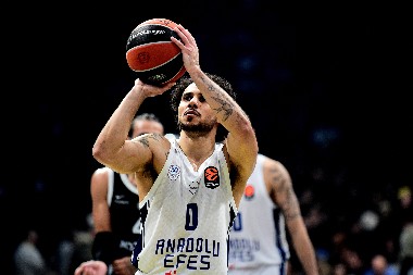 KATASTROFA ZA KOKOŠKOVA I EFES Larkin mora na dugu pauzu