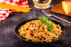 PO RECEPTU GORDONA REMZIJA: Najkremastija karbonara , ovakve špagete nikada niste probali