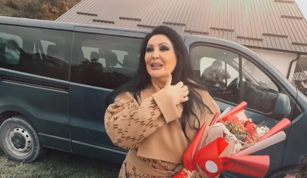 DRAGANA MIRKOVIĆ SAGRADILA KUĆU PORODICI SA GOLIJE Rasplakala se od šoka kad je ugledala ovo: Mislila sam da ovo u Srbiji ne postoji!