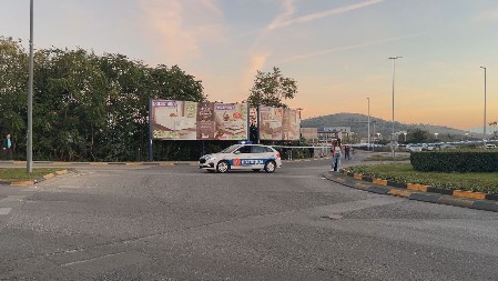 BRATU ANE RAIČKOVIĆ POLOMLJENA ŠOFERŠAJBNA Na meti i službenik Uprave za izvršenje krivičnih sankcija