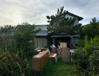 NA 15 MINUTA OD TRGA REPUBLIKE Hitno se prodaje petosobna kuća – cena odlična