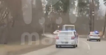 DRAMA NA PUTU Muškarac pretukao vozača minibusa i izbacio putnike, pa ukrao vozilo