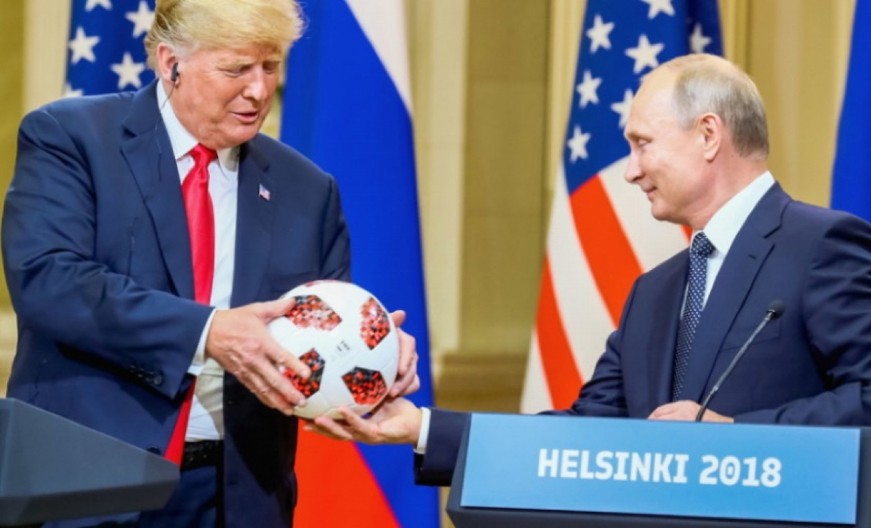 TRAMP OD PUTINA DOBIO NA POKLON LOPTU Amerikanci su tokom provere unutra pronašli ČIP