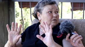 "UZELA SAM BAČENU BEBU, GAJILA JE DO 6. GODINE, A ONDA SU JE UKRALI IZ DVORIŠTA" Nakon 15 godina stigao je poziv 'Sećaš li me se, majko?'