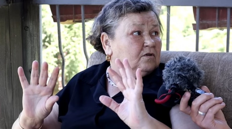 "UZELA SAM BAČENU BEBU, GAJILA JE DO 6. GODINE, A ONDA SU JE UKRALI IZ DVORIŠTA" Nakon 15 godina stigao je poziv 'Sećaš li me se, majko?'