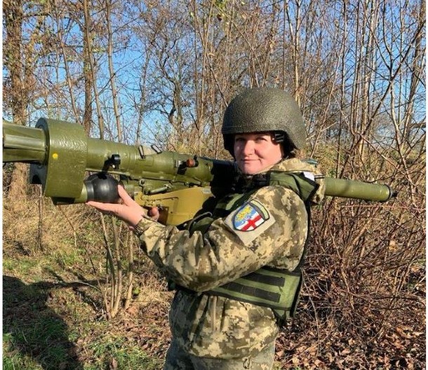 UKRAJINSKA VASPITAČICA POSTALA HEROJ! Pogledajte šta se desilo nakon uništenja neprijateljskog projektila! (VIDEO)