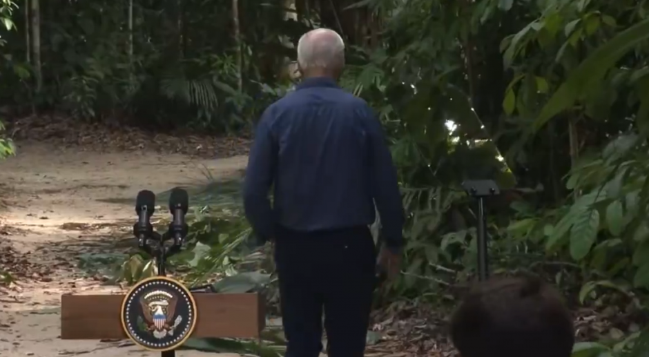 BAJDEN ZALUTAO U PRAŠUMU? Kamera zabeležila neočekivanu scenu (VIDEO)