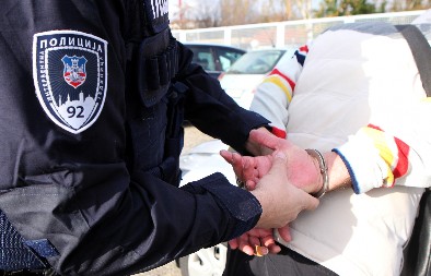 UHAPŠEN BIVŠI ČLAN VEĆA OPŠTINE ZVEZDARA Osuđivan zbog pokušaja obljube deteta, hapšen i zbog trovanja 150 đaka