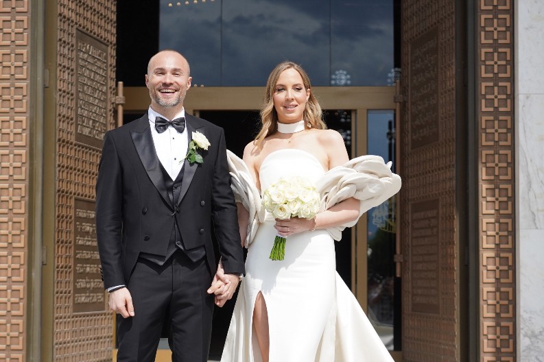 SLAVLJE U DOMU ACE SOFRONIJEVIĆA! Objavio sliku za ženom doktorkom, čestitke samo pljušte!