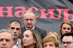 ĐILASOVA HOBOTNICA PUCA PO ŠAVOVIMA: Od ovog incidenta pre 12 godina, nema sa kim se nije posvađao!