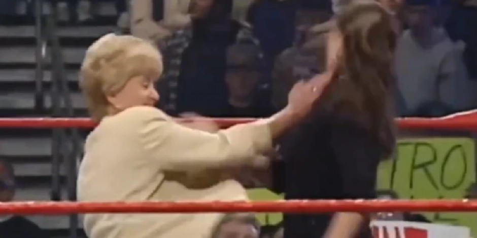 TRAMPOVA NOVA MINISTARKA BIJE KAO SVETI ILIJA Ova Snimali je u ringu, a baviće se obrazovanjem