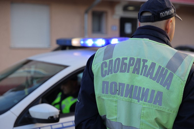 UDARIO BICIKLISTU PA POBEGAO  Policija ga ubrzo locirala i uhapsila