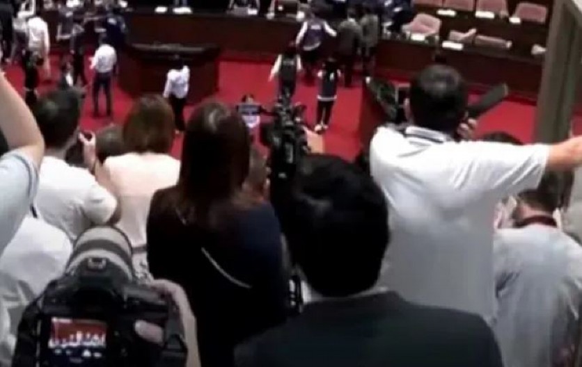 HAOS U SOBRANJU SEVERNE MAKEDONIJE: Veliki sukob u parlamentu, za dlaku izbegnuta tuča