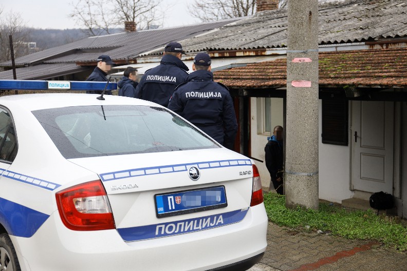 URNEBESNO! LOPOVI SE VRATILI NA ISTO MESTO, PA IH DOČEKALA POLICIJA Neviđena krađa kod Kuršumlije