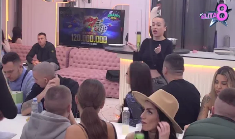 IVANIJA BAJIĆ NA STUBU SRAMA ZBOG UDARA NA MAJČINSTVO ENE ČOLIĆ Učesnici u šoku, Kolektivni haos u Beloj kući!