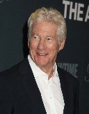 SVA SVETLA REFLEKTORA BILA UPERENA U NAJSTARIJEG SINA RIČARDA GIRA  Genetika je učinila svoje, žene padaju u nesvest kad ga vide