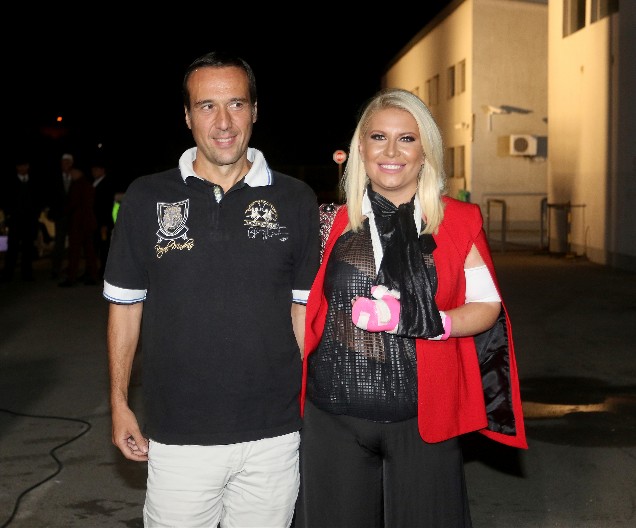 DEA NAKON RASKIDA NE ŽIVI SAMA Voditeljka se odselila ovde, sa ovom osobom deli sve!