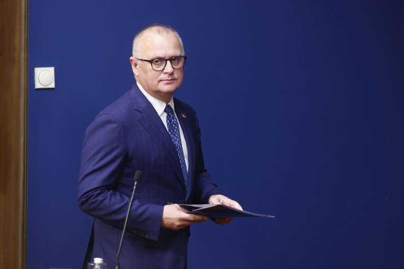 VLADA SRBIJE 22. NOVEMBRA UKINULA IMUNITET GORANU VESIĆU