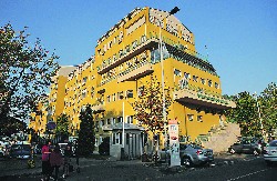 KARDIOHIRURG IZ LONDONA STIŽE U SRBIJU! Operisaće petoro dece u Tiršovoj o trošku države!