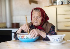 NAŠE BAKE SU VEROVALE DA ĆE UZ POMOĆ JEDNE NAMIRNICE PRIVUĆI NOVAC U KUĆU Zvuči šašavo, ali kažu da deluje