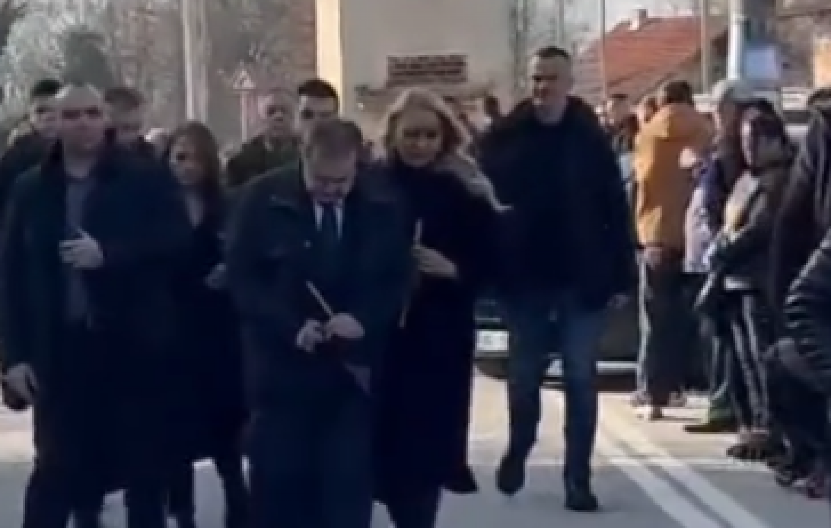 DAČIĆ SKRHAN OD BOLA DOŠAO NA SAHRANU DRAGANA MARKOVIĆA Plakao je kad je pričao o njegovoj smrti (VIDEO)